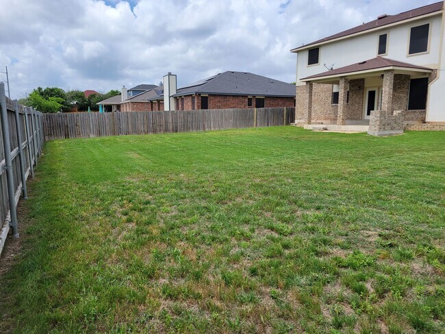 Building Photo - HUGE 4-5 BEDROOM IN HARKER HEIGHTS - OVER 2700 SQ FT