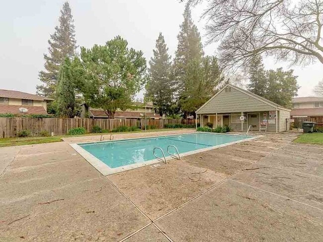 Building Photo - Gorgeous 3 Bedroom in Desired Park West Community