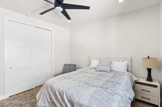 Building Photo - 1020 Sunrise Blvd