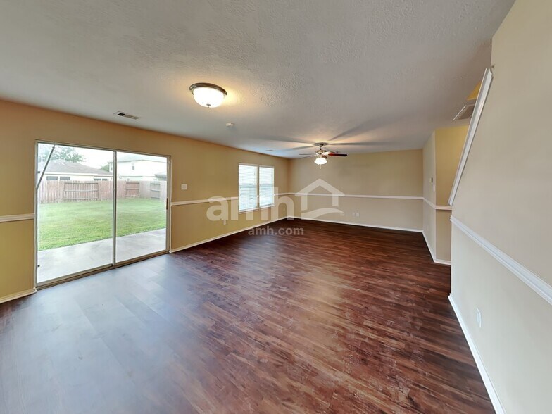 Building Photo - 15326 Boulder Hollow Ln