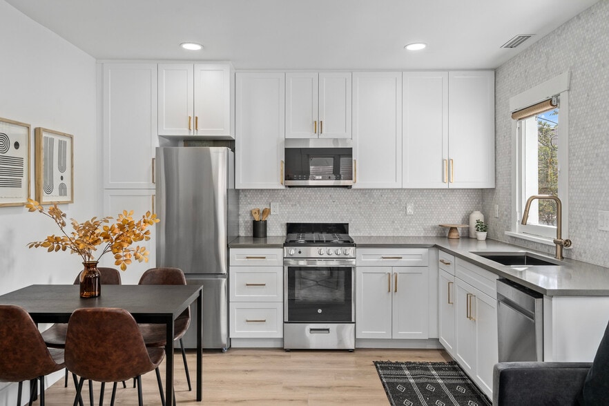 Building Photo - 428 S 400 W