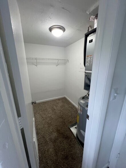 Building Photo - 374 Sunshine Dr