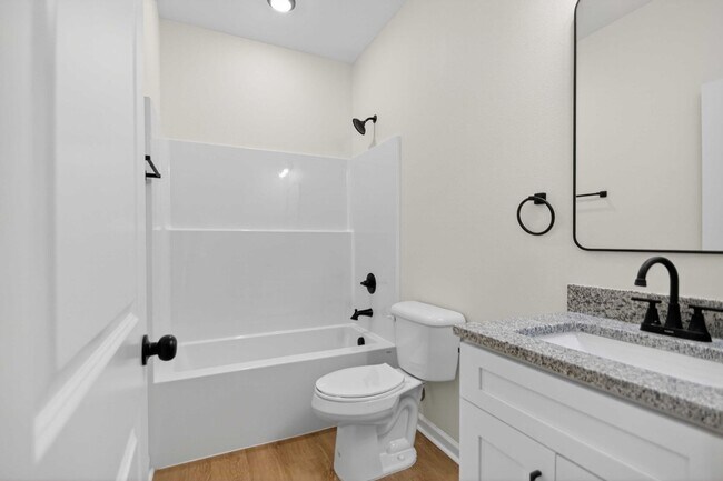 Building Photo - 2015-2017 Scotty Ct