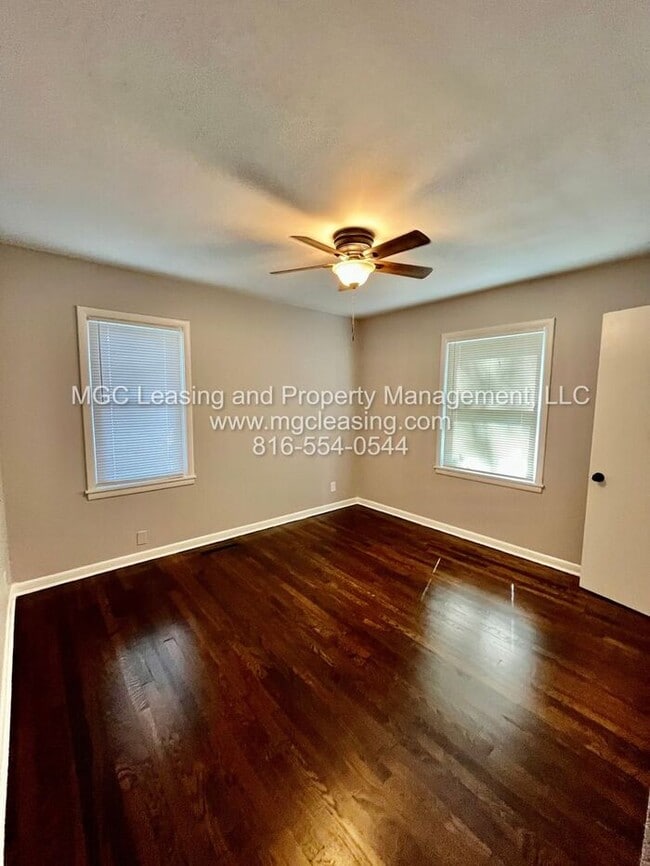Building Photo - SINGLE FAMILY HOME WITHIN WALKING DISTANCE...