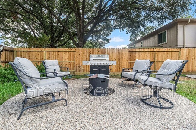 Building Photo - 11230 Sunshine Park Dr