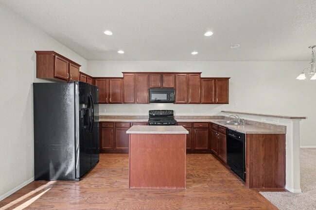 Building Photo - 4822 Condor St