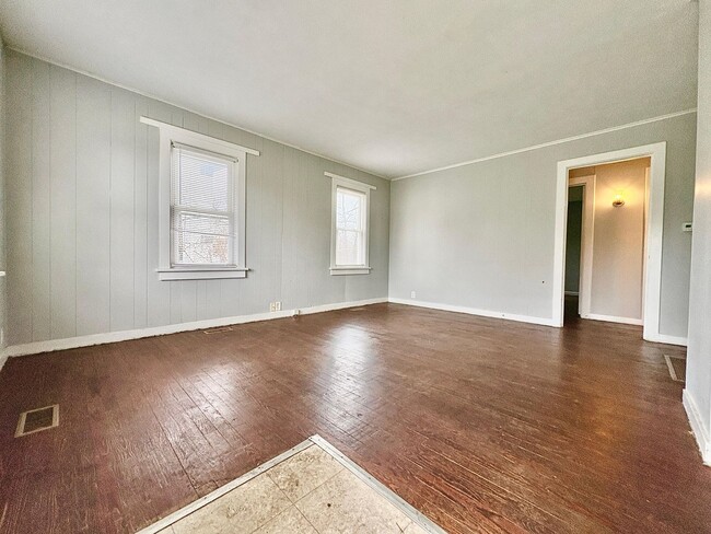 Building Photo - 3013 S Michigan St