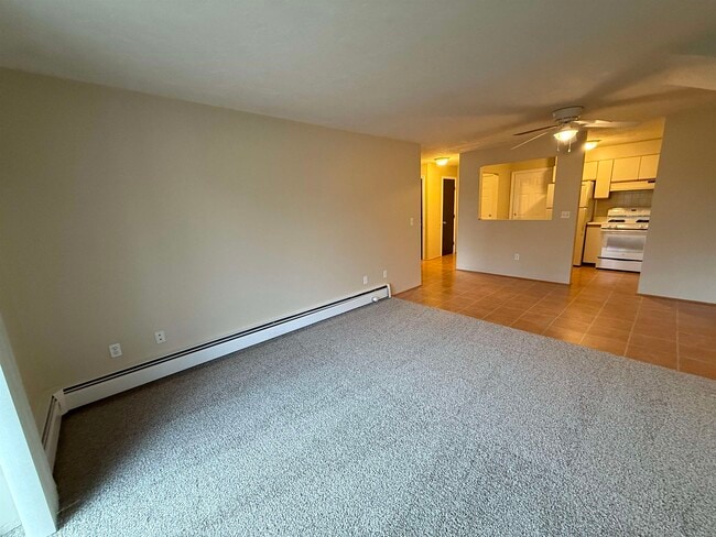 Building Photo - 383 Huse Rd