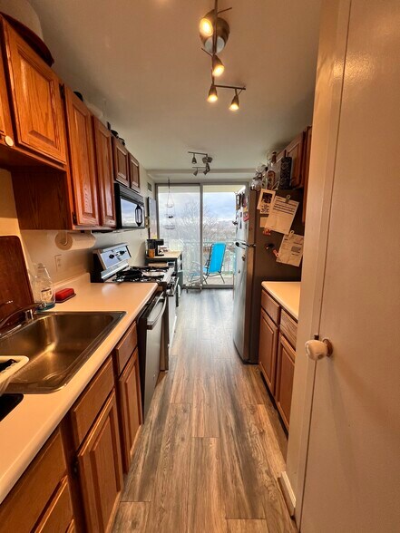 Building Photo - 501 Slaters Ln