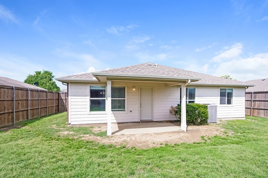 Building Photo - 110 Comanche Trail