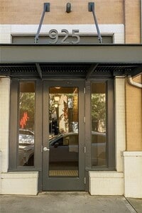 Building Photo - 925 Garrett St