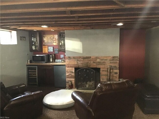 Building Photo - Brick Ranch for Rent in Mayfield HTS walking distance to Golden Gate Plaza