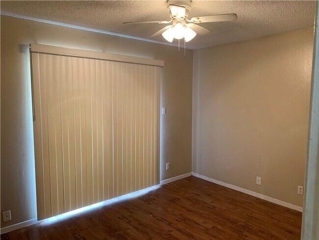 Building Photo - 7208 Creekside Dr