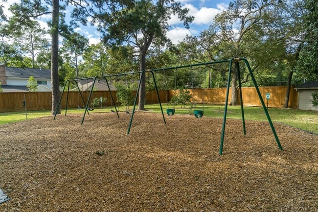 Building Photo - 751 Bison Dr