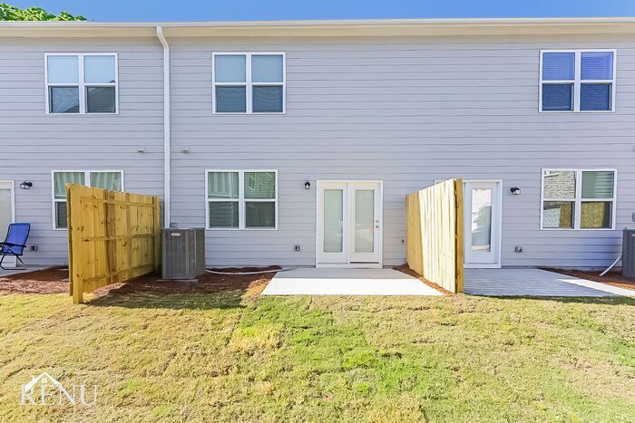 Building Photo - 3106 Calcutta St