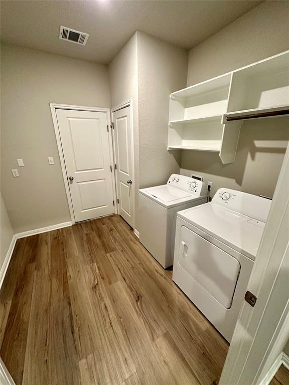 Building Photo - 906 Main St