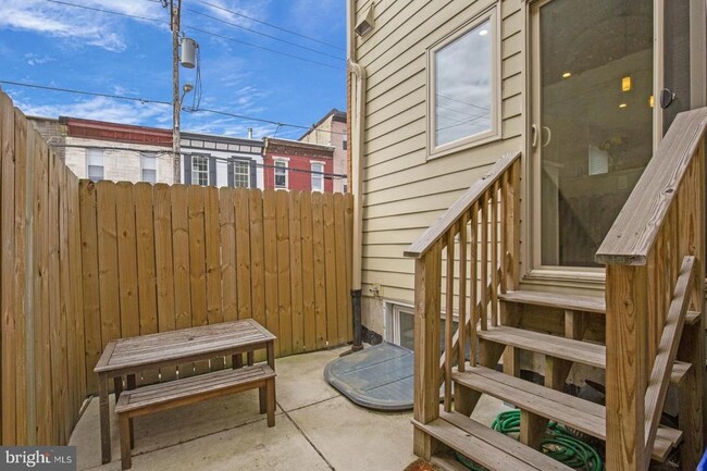 Building Photo - 1259 S 19th St