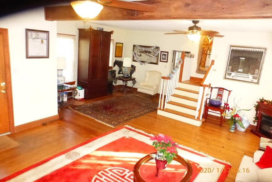 Building Photo - 324 Little Falls St