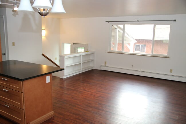 Building Photo - 10341