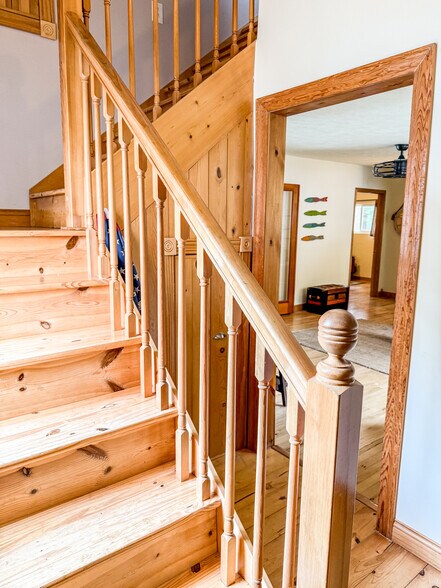 Building Photo - 440 S Peninsula Ln