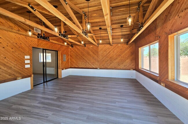 Building Photo - 13121 N 21st Dr