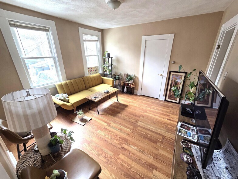 Building Photo - 273 Cardinal Medeiros Ave