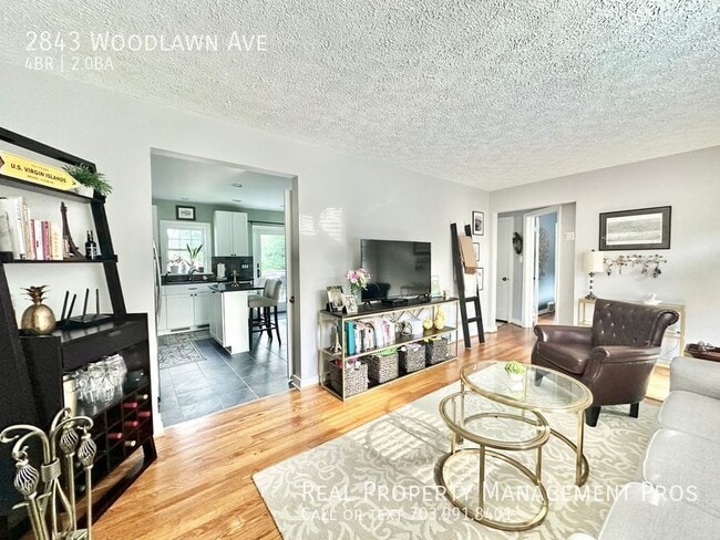 Building Photo - 2843 Woodlawn Ave