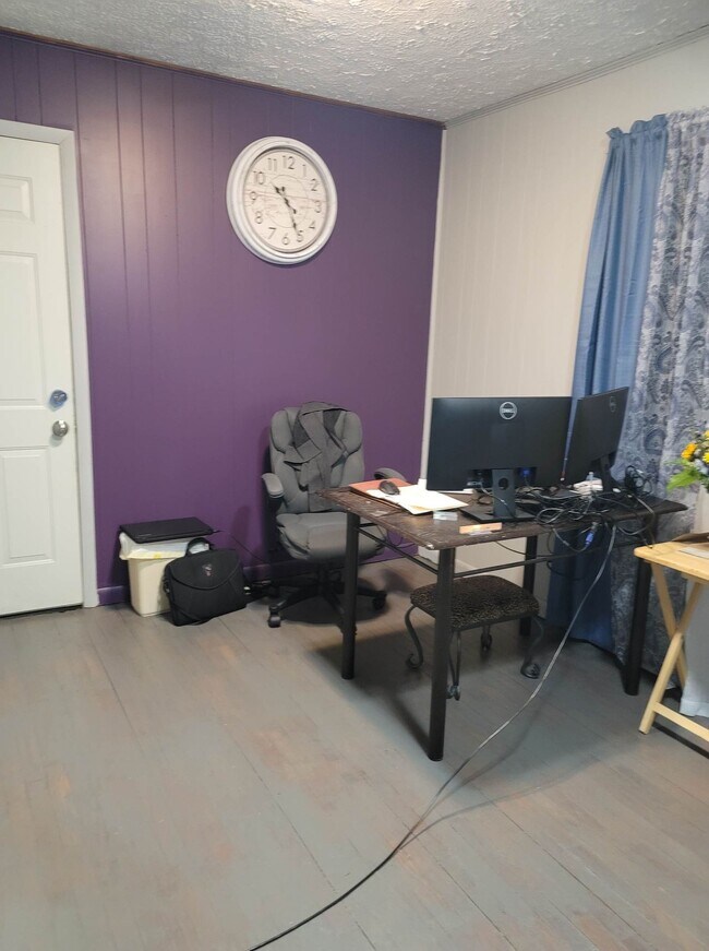 Building Photo - 919 Rosedale Ave