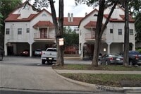 Building Photo - 706 W 22nd St