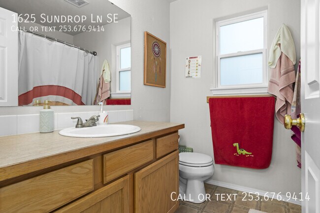 Building Photo - 1625 Sundrop Ln SE