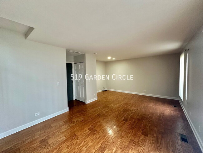 Building Photo - 519 Garden Cir