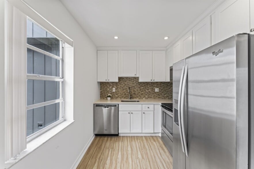 Kitchen - 230 Normandy E