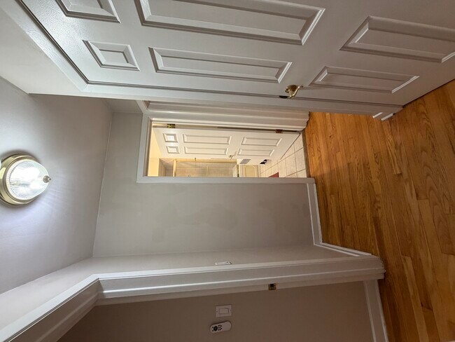 Building Photo - 7400 N Sheridan Rd