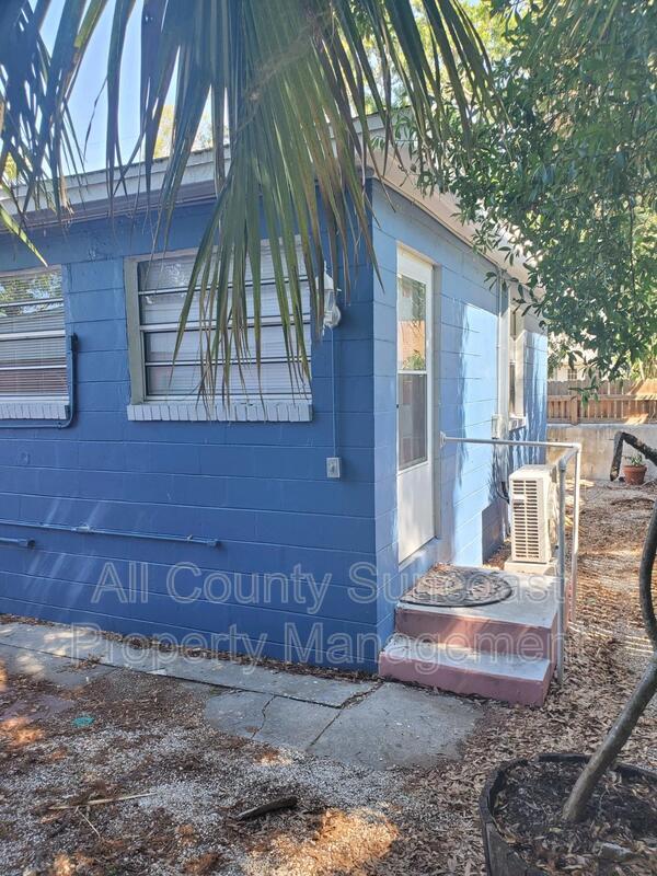 Building Photo - 2579 1/2 14th Ave N