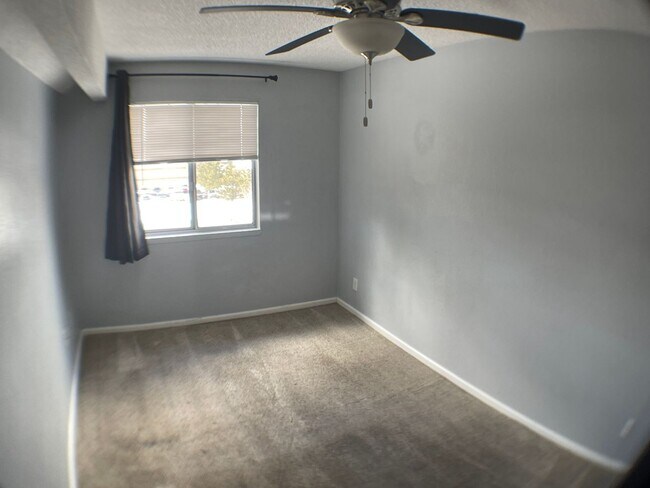 Building Photo - READY FOR MOVE IN! Upgraded 2-Bed, 2-Bath ...