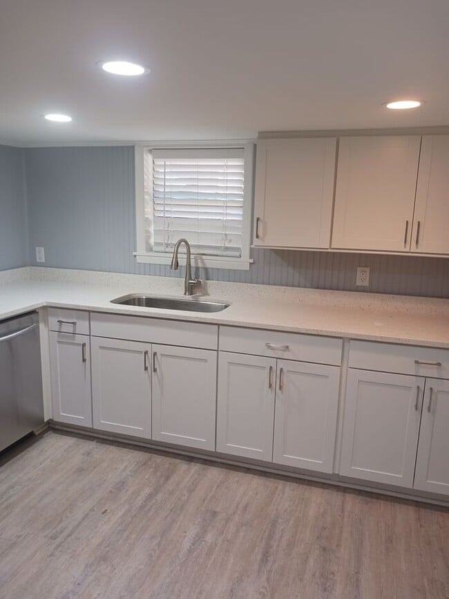 Building Photo - Come Lease at Virginia Highland/Morningside! Don’t miss this amazing offer!