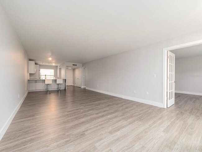 Building Photo - 121 Island Way