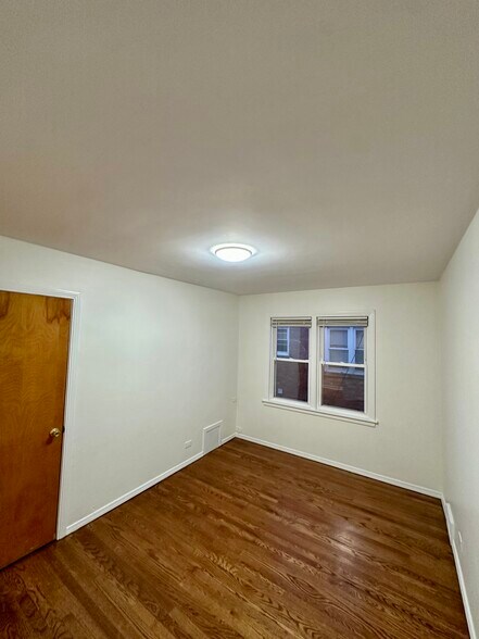 Building Photo - 6113 N Kedzie Ave