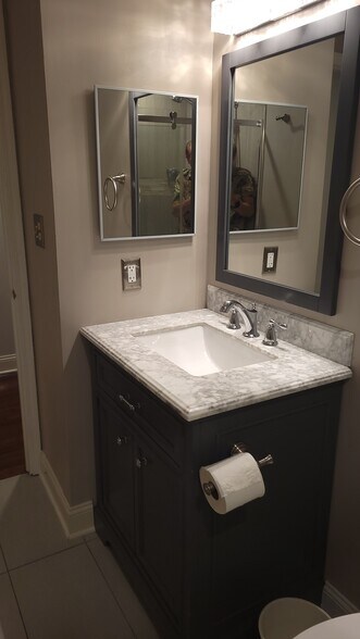guest bath - 174A Concordia Cir