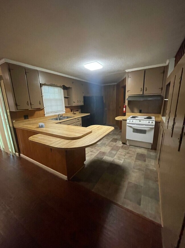 Building Photo - 105 Redwood Trail