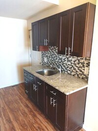 Building Photo - 1507 W Stiles St