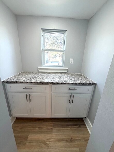 Building Photo - 331-339 Naubuc Ave