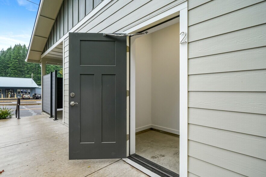 Storage unit - 195 NW 6th St