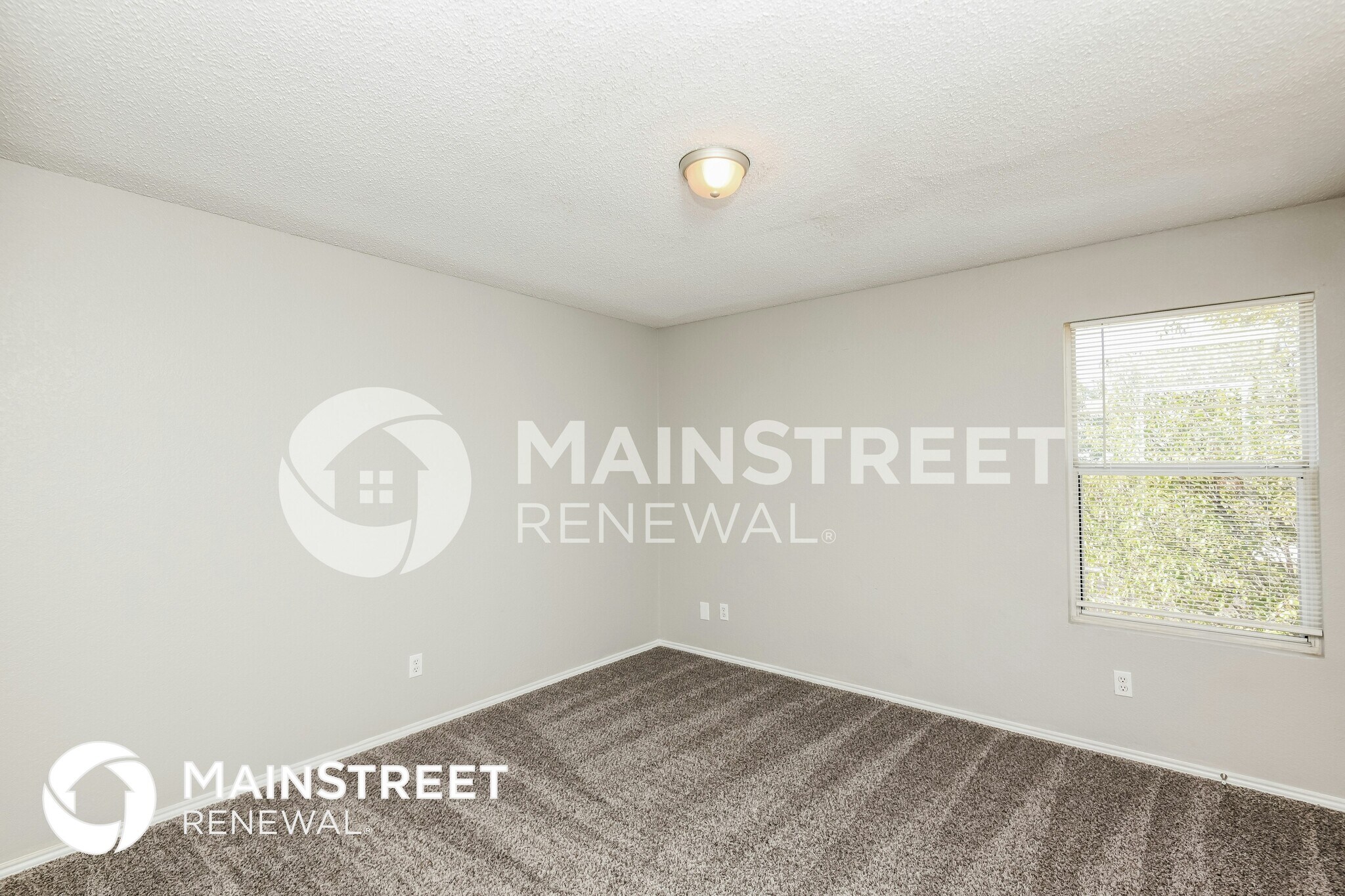 Building Photo - 8768 Stonebriar Ln