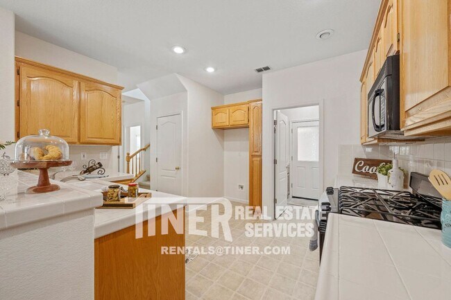 Building Photo - Gorgeous Home in Beautiful Folsom Community