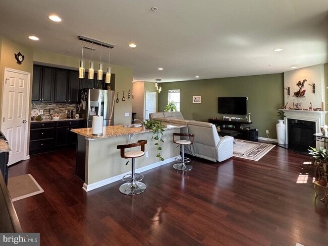 Building Photo - 537 Prizer Ct
