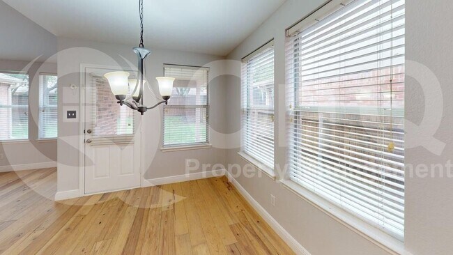 Building Photo - 2208 Lanshire Dr