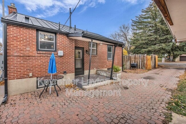 Building Photo - 1687 Rushton St