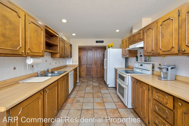 Building Photo - 2 br, 2 bath House - 3229 High Point