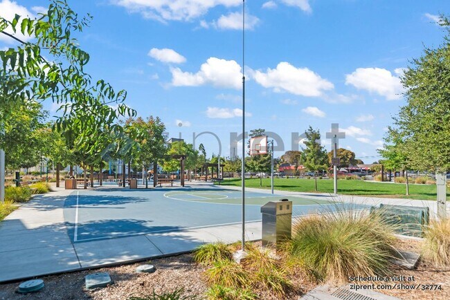 Building Photo - 929 Glen Valley Terrace